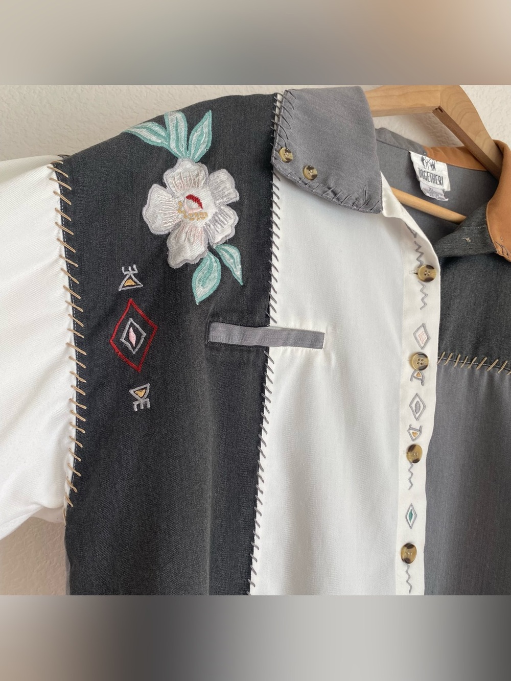Vintage Together floral embroidered patchwork colorblock button down shirt, XL - Picture 4 of 13